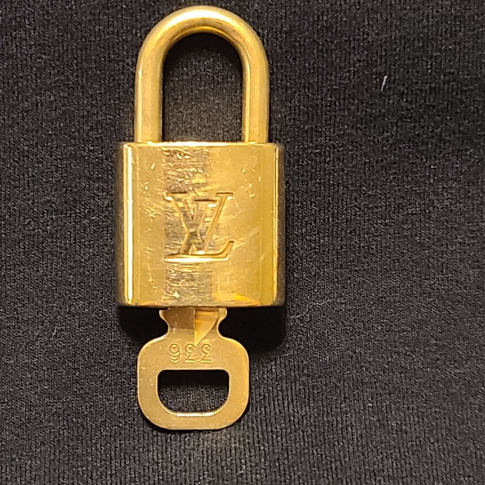 LV Lock & Key set #336 - Picture 4 of 11